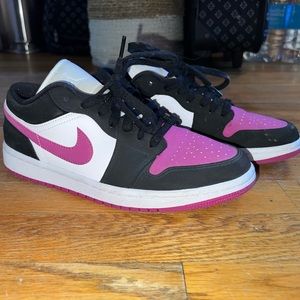 Pink nike lows